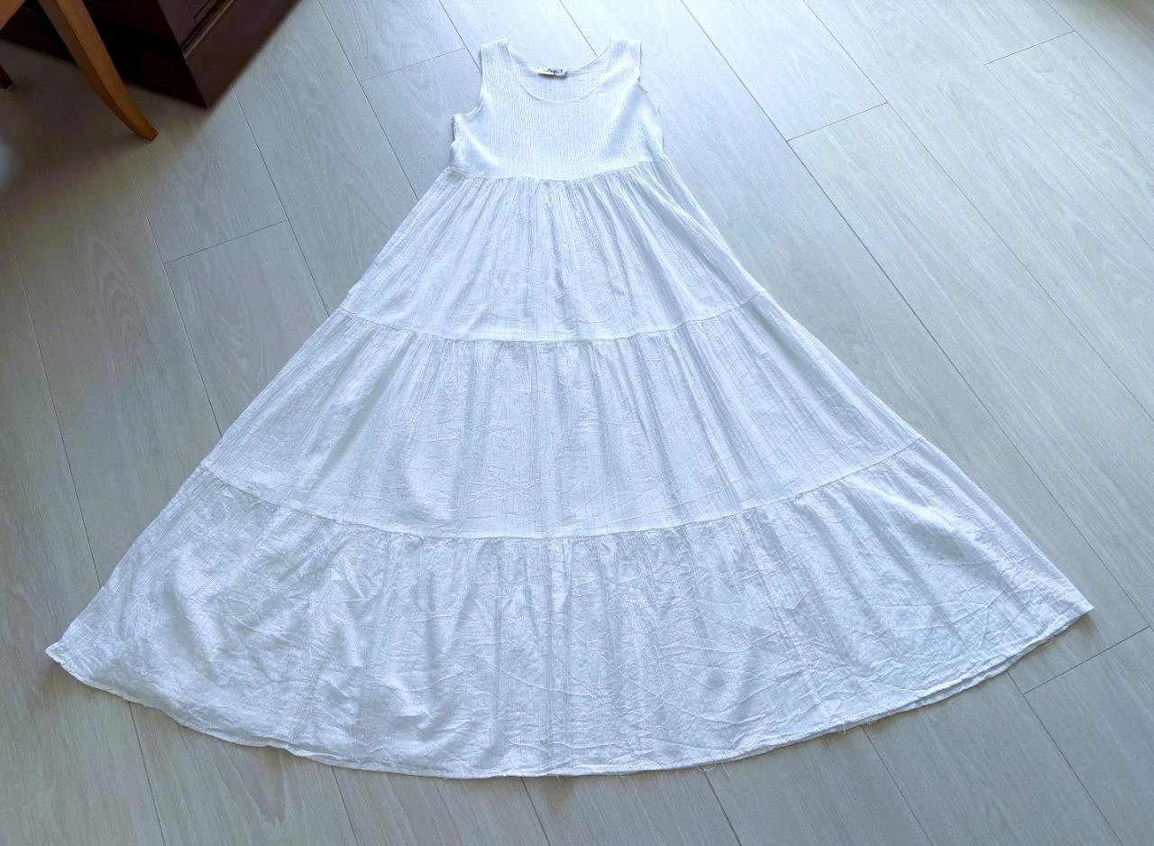 Antoine B. - Verão, elegante e único – vestido enrugado espera por você! – photo 4